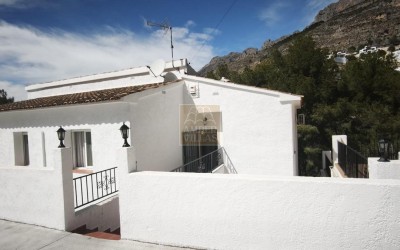 Villa in good condition in the Sierra de Altea.